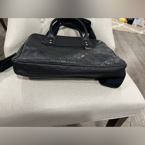 💙Gucci Leather messenger bag 💙 - Picture 6 of 14